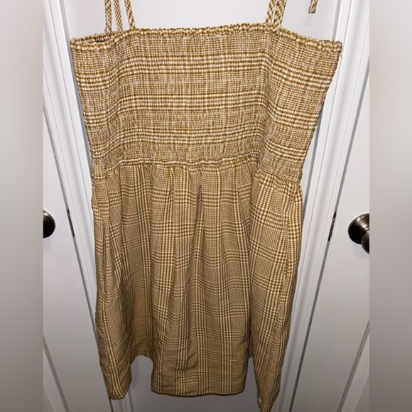entro spaghetti strap,‎ ruched, button front, hidden pockets sundress - sz LG - Picture 8 of 12